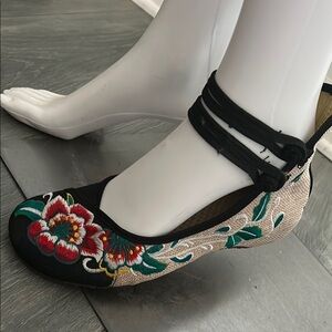 Embroidered Women's Size 40 Shoes